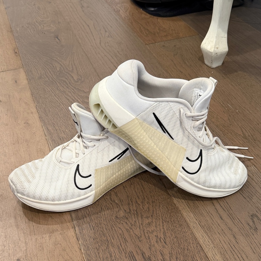 White Nike Metcon 9 - Men’s Size US 13
Men's Workout Shoes